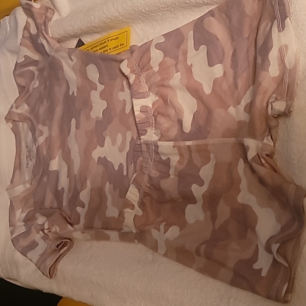 NWT PJ STUDIO SET CAMO TAN (Stone)